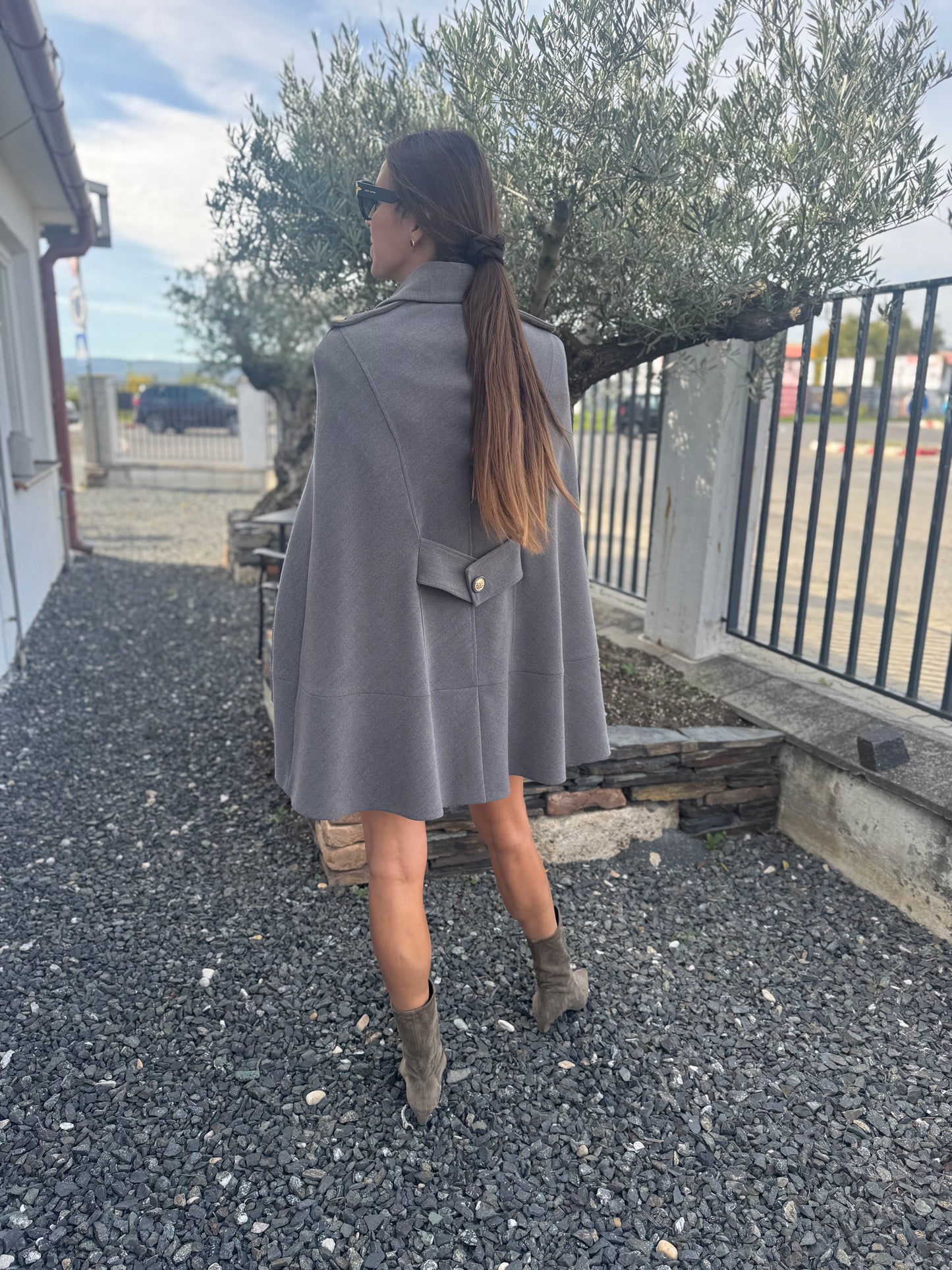 Babylon Pončo sivé