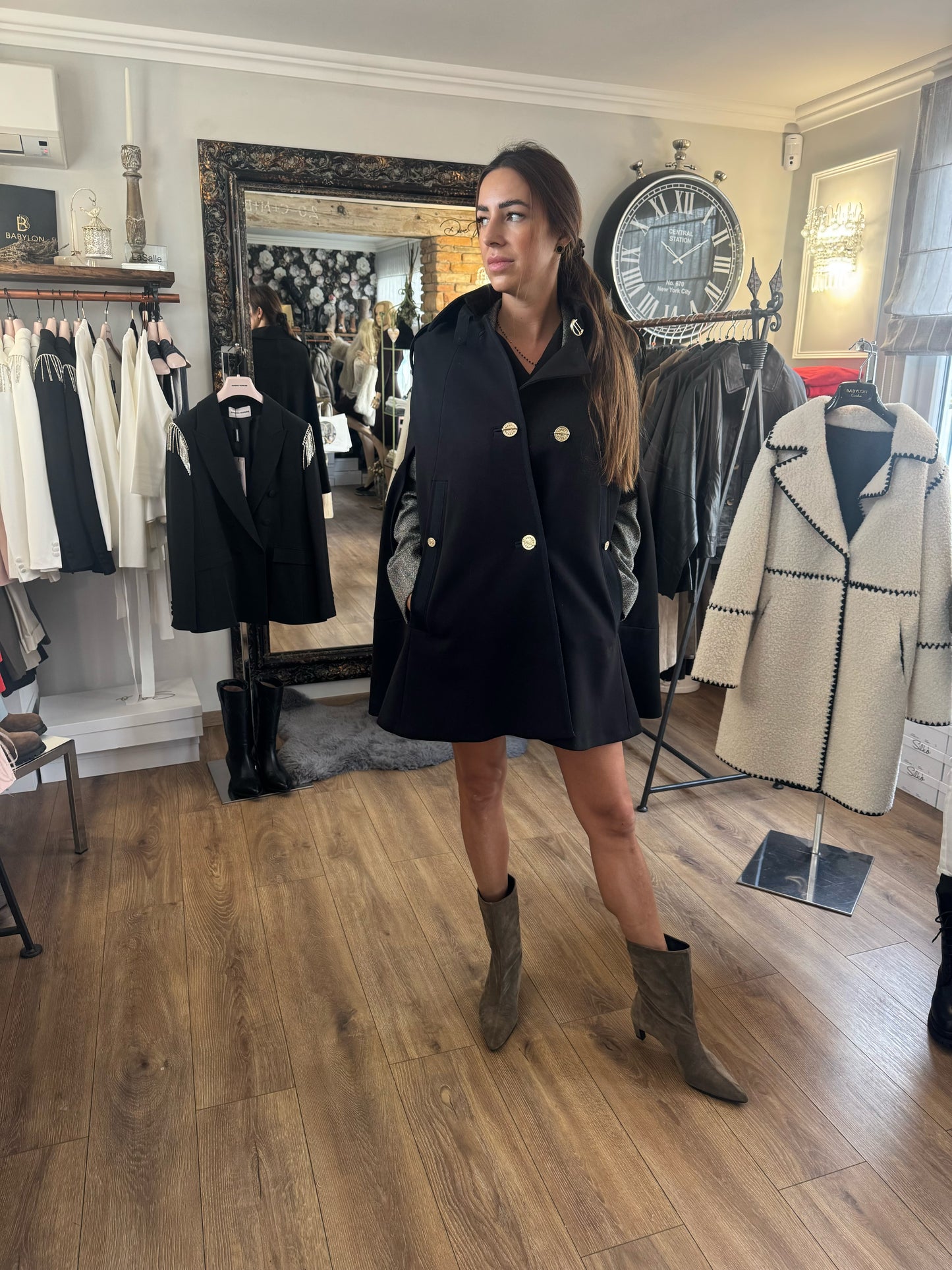 Babylon čierne pončo